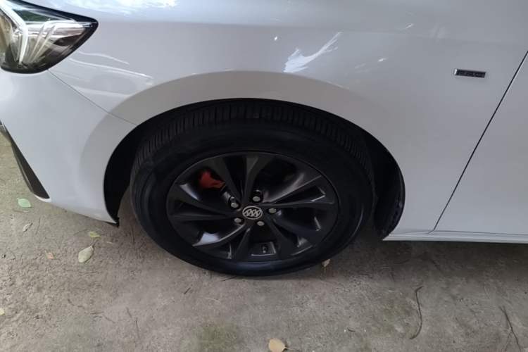 Used Buick Verano 2023 Pro GS Hunter Wind Edition Left Front Wheel Hub
