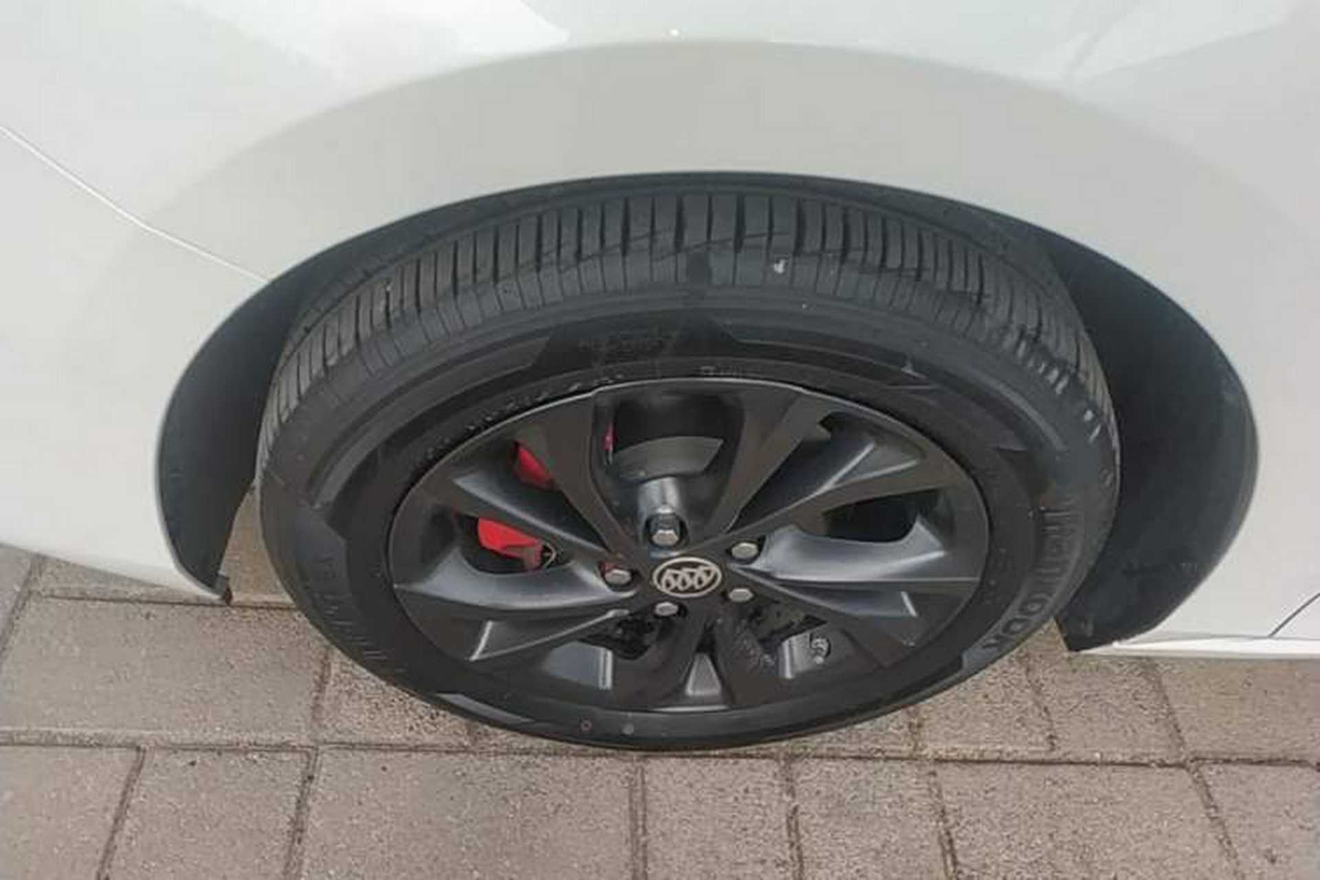 Used Buick Verano 2023 Pro GS Hunter Wind Edition Left Front Wheel Hub