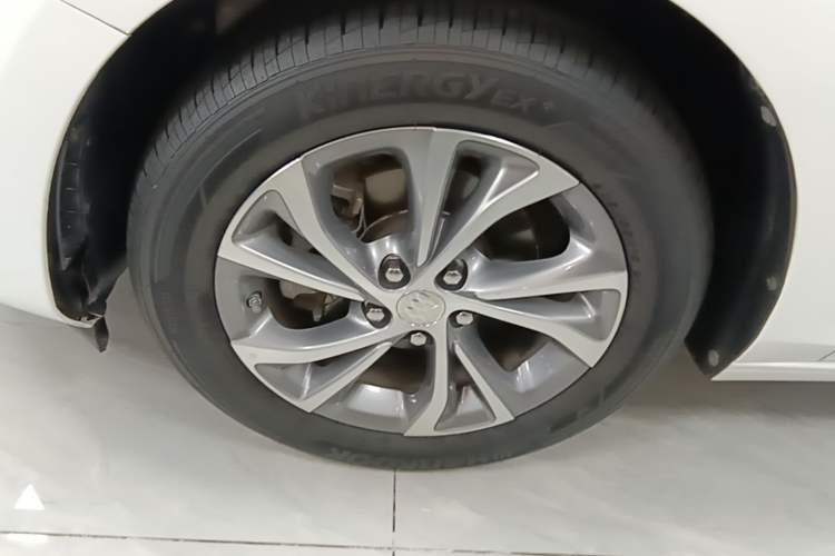 Used Buick Verano 2023 Pro Enjoyment Edition Left Front Wheel Hub