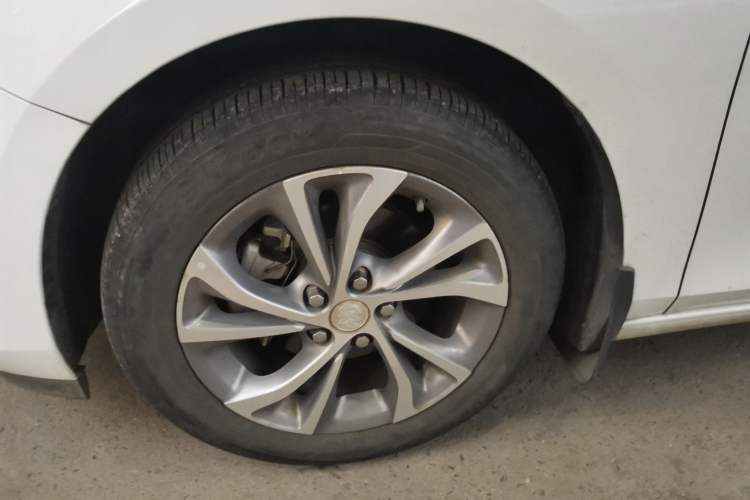 Used Buick Verano 2023 Pro Enjoyment Edition Left Front Wheel Hub