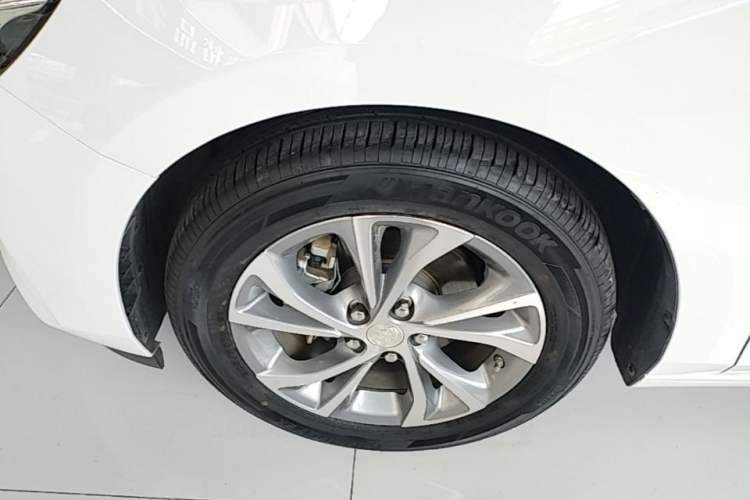 Used Buick Verano 2023 Pro Enjoyment Edition Left Front Wheel Hub