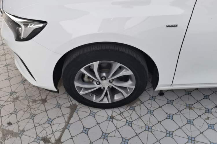 Used Buick Verano 2023 Pro Enjoyment Edition Left Front Wheel Hub