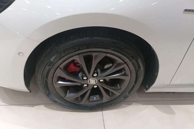 Used Buick Verano 2023 Pro GS Swift Edition Left Front Wheel Hub