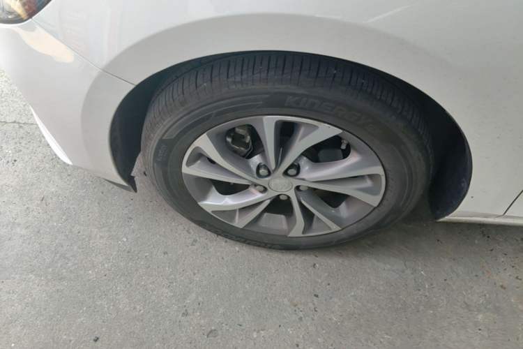 Used Buick Verano 2023 Pro Enjoyment Edition Left Front Wheel Hub