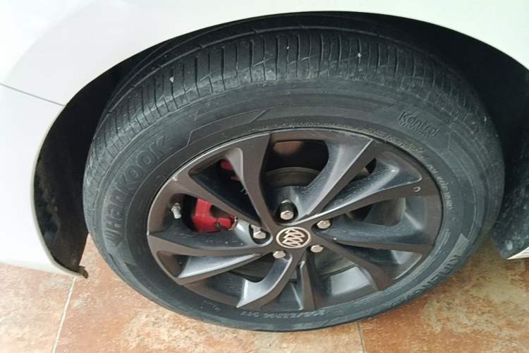 Used Buick Verano 2023 Pro GS Hunter Wind Edition Left Front Wheel Hub