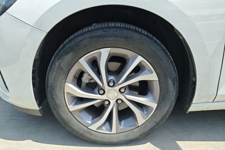Used Buick Verano 2023 Pro Enjoyment Edition Left Front Wheel Hub
