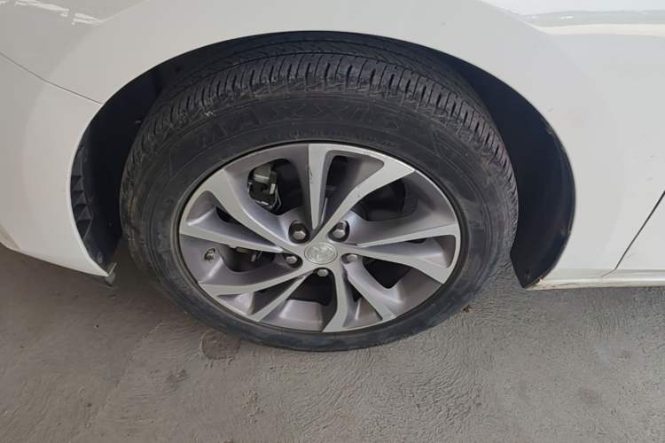 Used Buick Verano 2023 Pro Enjoyment Edition Left Front Wheel Hub