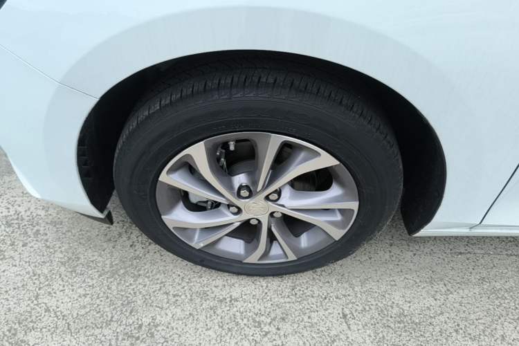 Used Buick Verano 2023 Pro Enjoyment Edition Left Front Wheel Hub