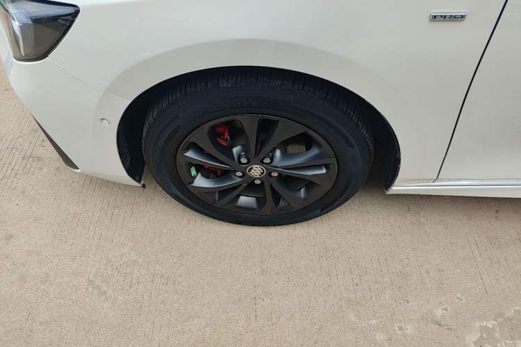 Used Buick Verano 2023 Pro GS Swift Edition Left Front Wheel Hub