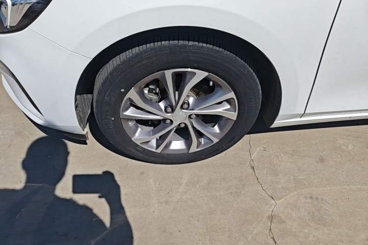 Used Buick Verano 2023 Pro Enjoyment Edition Left Front Wheel Hub