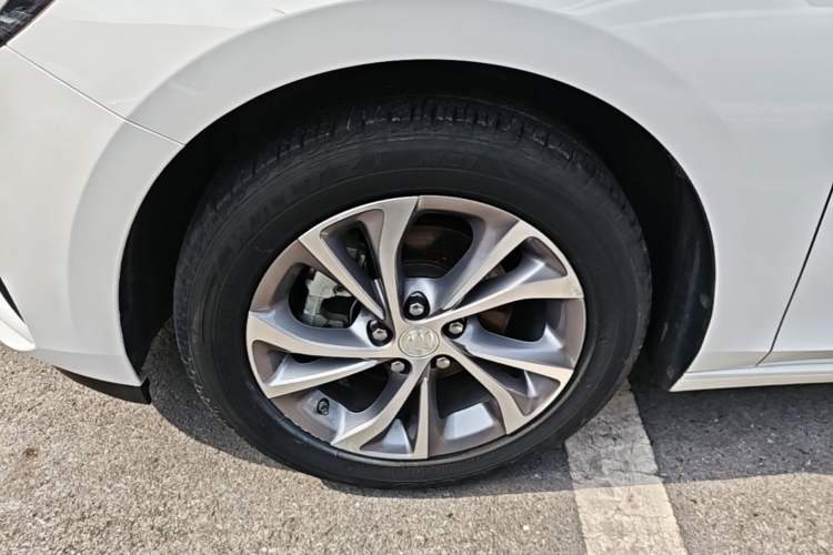 Used Buick Verano 2023 Pro Enjoyment Edition Left Front Wheel Hub