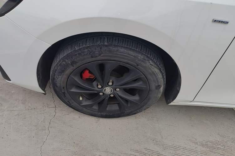 Used Buick Verano 2023 Pro GS Hunter Wind Edition Left Front Wheel Hub