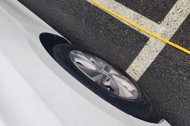 Used Buick Verano 2023 Pro Enjoyment Edition Left Front Wheel Hub