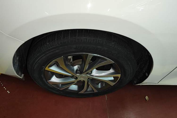 Used Buick Verano 2023 Pro Enjoyment Edition Left Front Wheel Hub