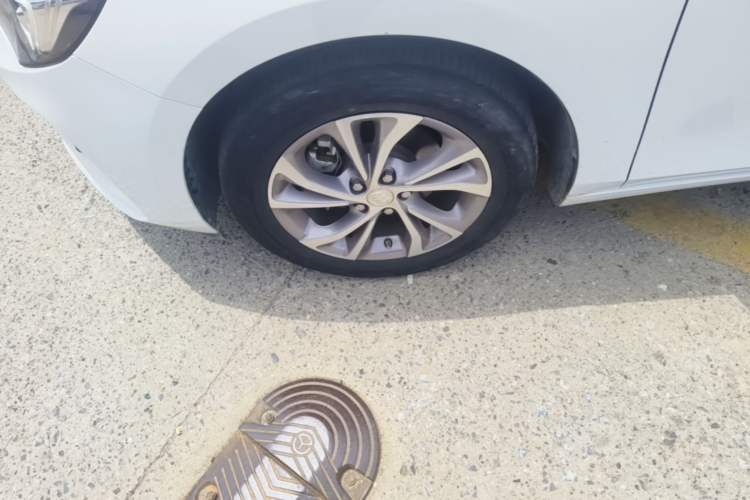 Used Buick Verano 2023 Pro Enjoyment Edition Left Front Wheel Hub