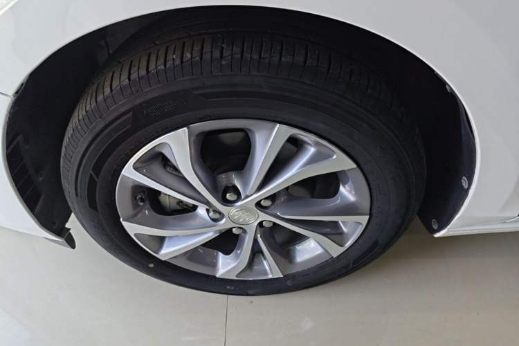 Used Buick Verano 2023 Pro Enjoyment Edition Left Front Wheel Hub