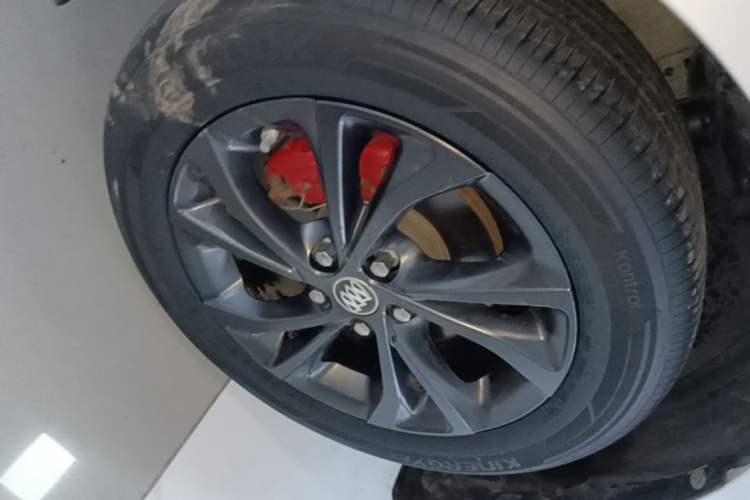 Used Buick Verano 2023 Pro GS Hunter Wind Edition Left Front Wheel Hub