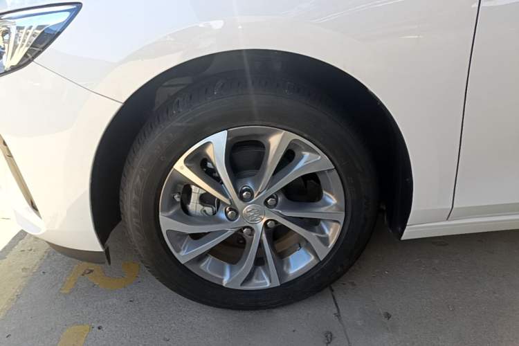 Used Buick Verano 2023 Pro Enjoyment Edition Left Front Wheel Hub