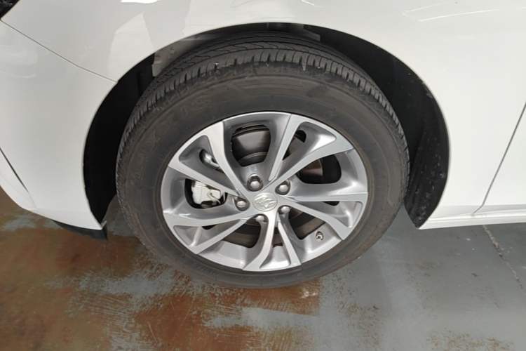 Used Buick Verano 2023 Pro Enjoyment Edition Left Front Wheel Hub