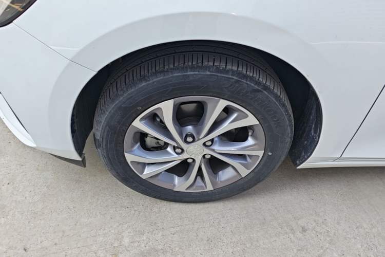 Used Buick Verano 2023 Pro Enjoyment Edition Left Front Wheel Hub