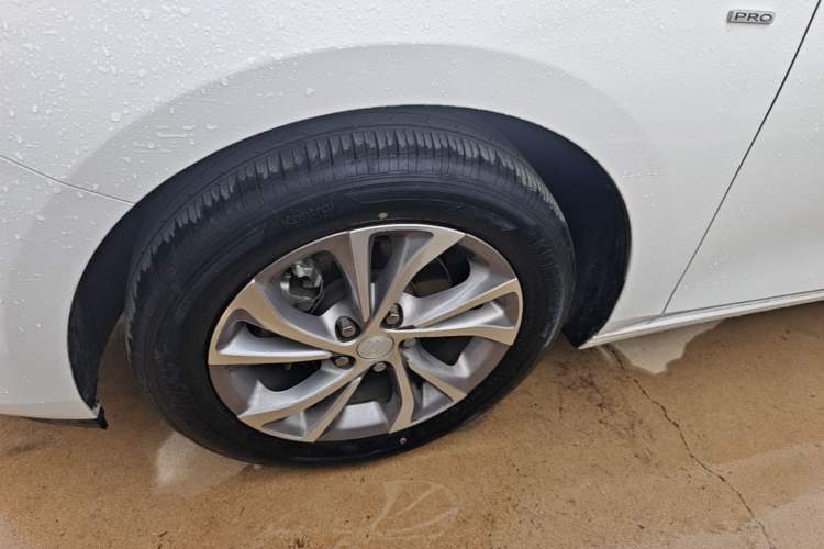 Used Buick Verano 2023 Pro Enjoyment Edition Left Front Wheel Hub