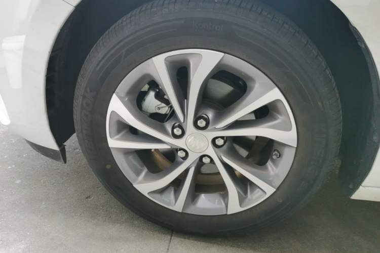 Used Buick Verano 2023 Pro Enjoyment Edition Left Front Wheel Hub