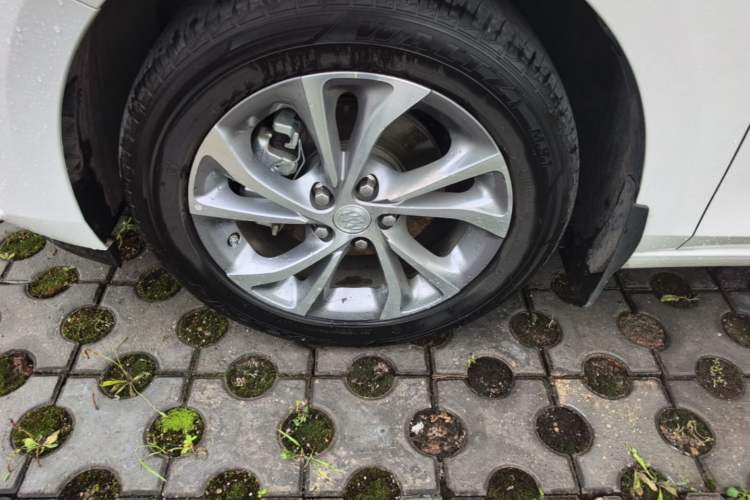 Used Buick Verano 2023 Pro Enjoyment Edition Left Front Wheel Hub
