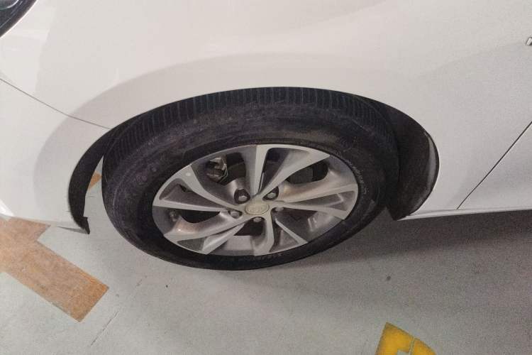 Used Buick Verano 2023 Pro Enjoyment Edition Left Front Wheel Hub
