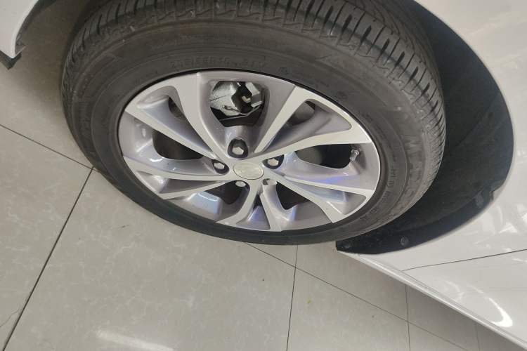 Used Buick Verano 2023 Pro Le Yi Edition Left Front Wheel Hub