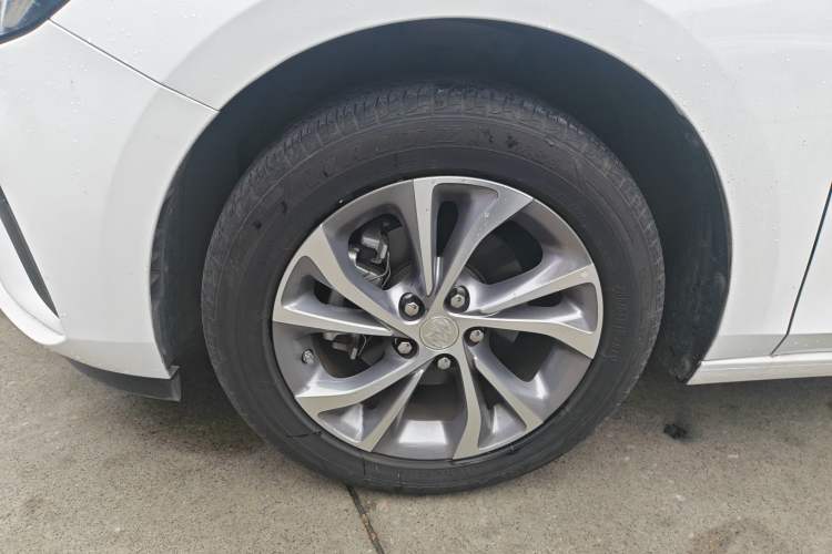 Used Buick Verano 2023 Pro Enjoyment Edition Left Front Wheel Hub