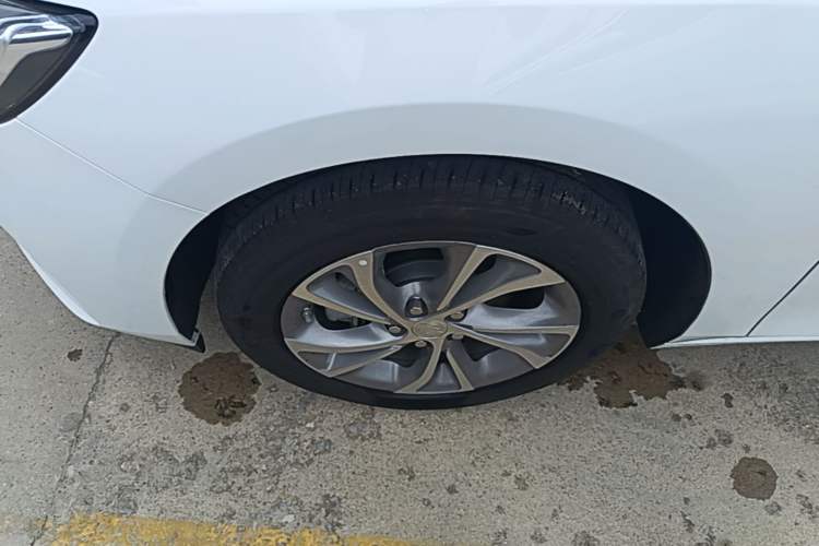 Used Buick Verano 2023 Pro Enjoyment Edition Left Front Wheel Hub