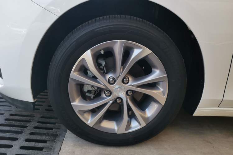 Used Buick Verano 2023 Pro Enjoyment Edition Left Front Wheel Hub