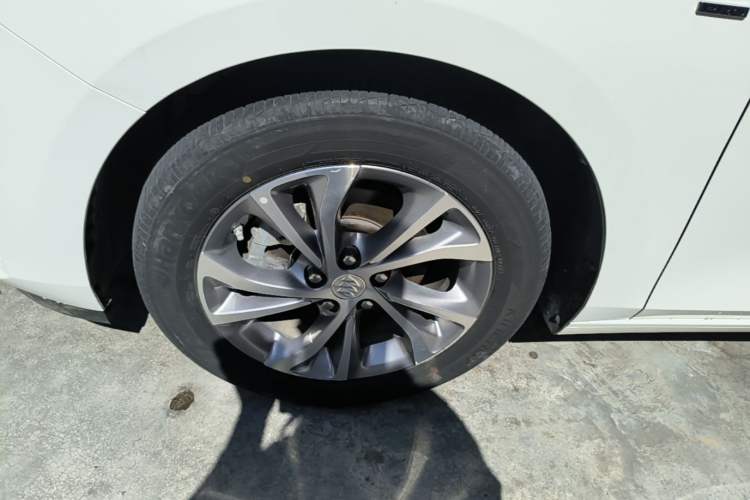 Used Buick Verano 2023 Pro Enjoyment Edition Left Front Wheel Hub