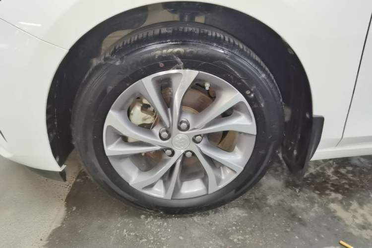 Used Buick Verano 2023 Pro Enjoyment Edition Left Front Wheel Hub