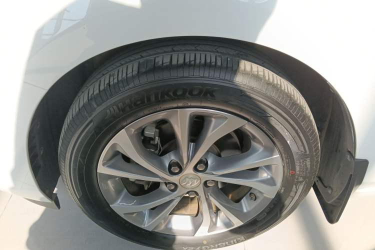 Used Buick Verano 2023 Pro Enjoyment Edition Left Front Wheel Hub