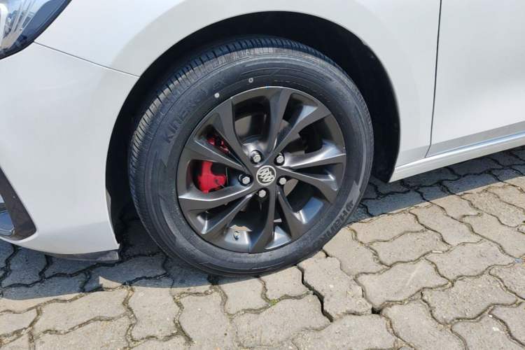 Used Buick Verano 2023 Pro GS Hunter Wind Edition Left Front Wheel Hub