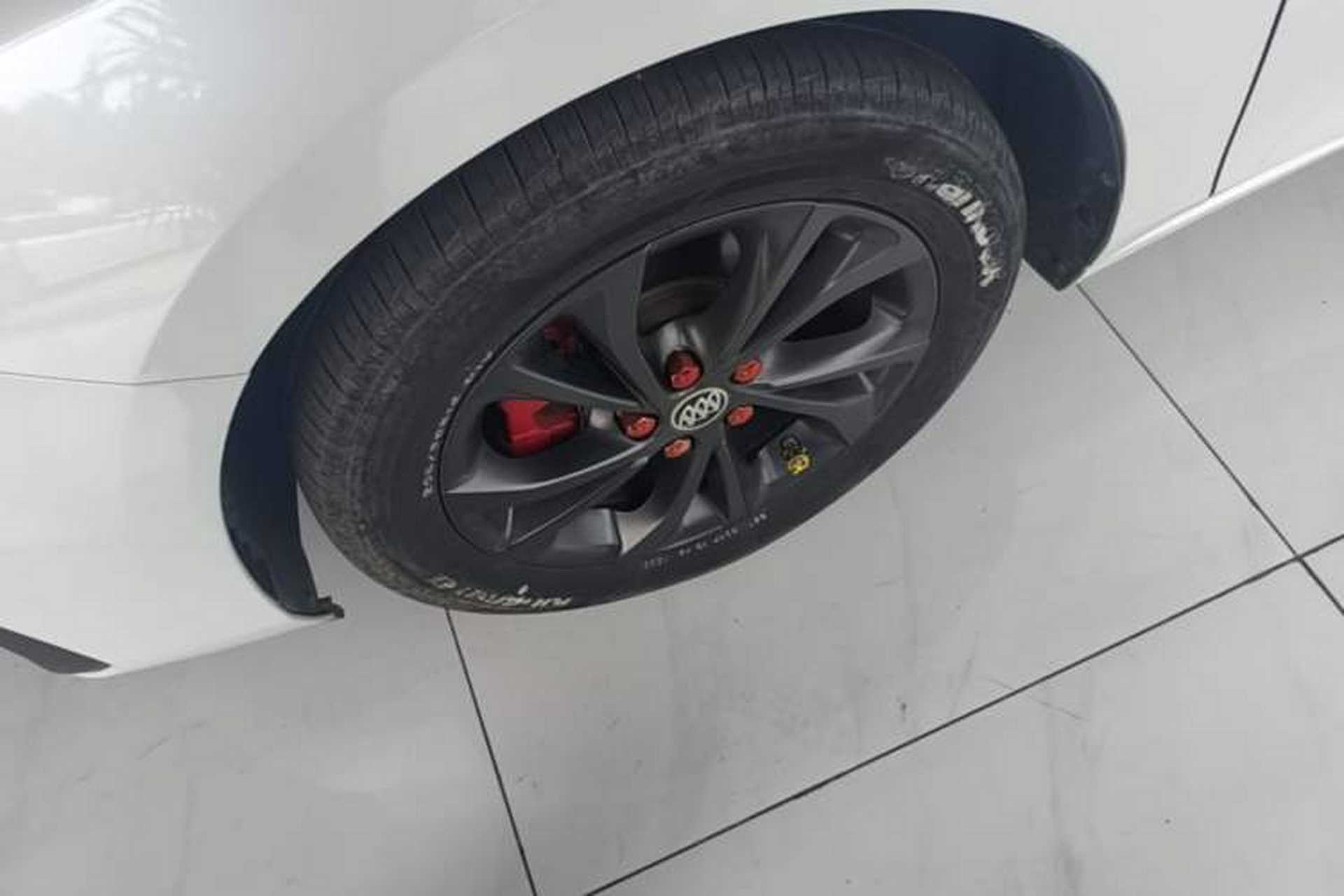 Used Buick Verano 2023 Pro GS Hunter Wind Edition Left Front Wheel Hub
