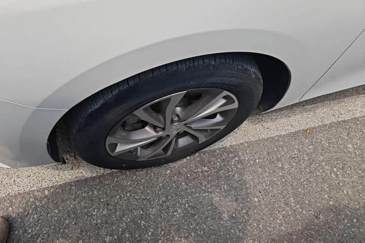 Used Buick Verano 2023 Pro Enjoyment Edition Left Front Wheel Hub