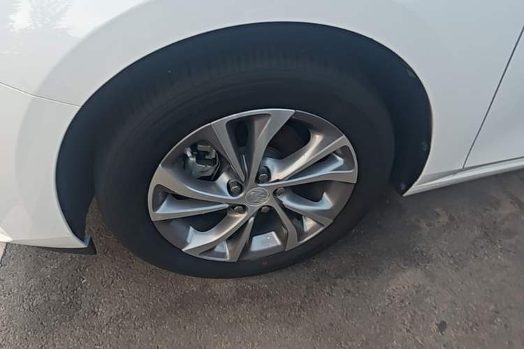 Used Buick Verano 2023 Pro Enjoyment Edition Left Front Wheel Hub