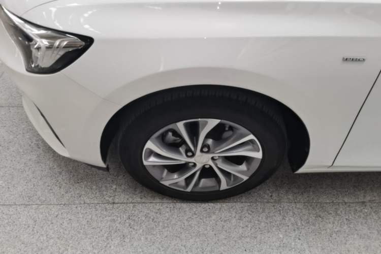Used Buick Verano 2023 Pro Enjoyment Edition Left Front Wheel Hub