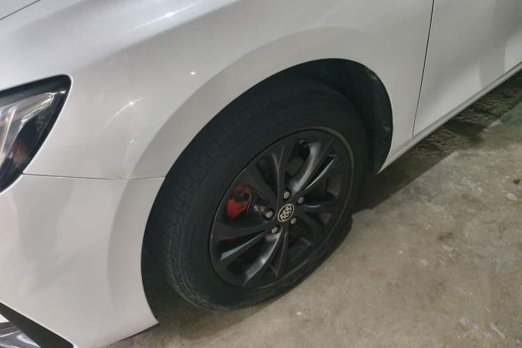 Used Buick Verano 2023 Pro GS Hunter Wind Edition Left Front Wheel Hub
