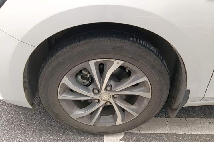 Used Buick Verano 2023 Pro Enjoyment Edition Left Front Wheel Hub