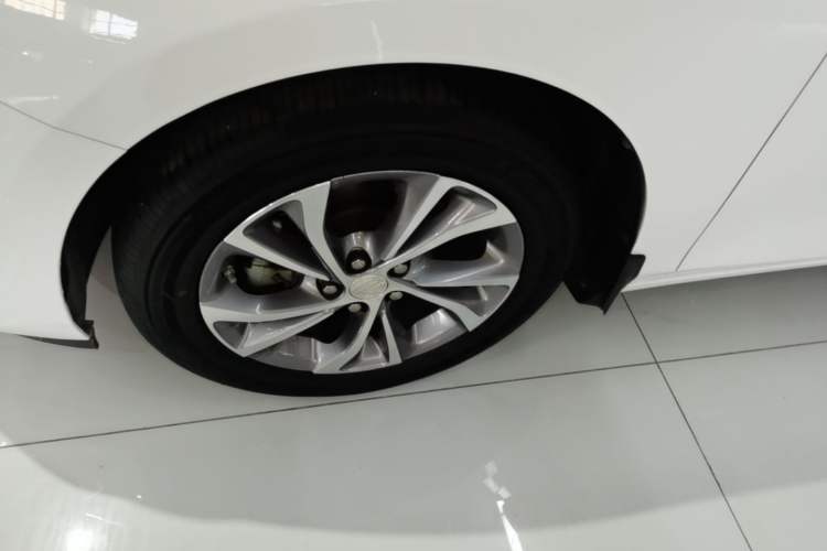 Used Buick Verano 2023 Pro Enjoyment Edition Left Front Wheel Hub