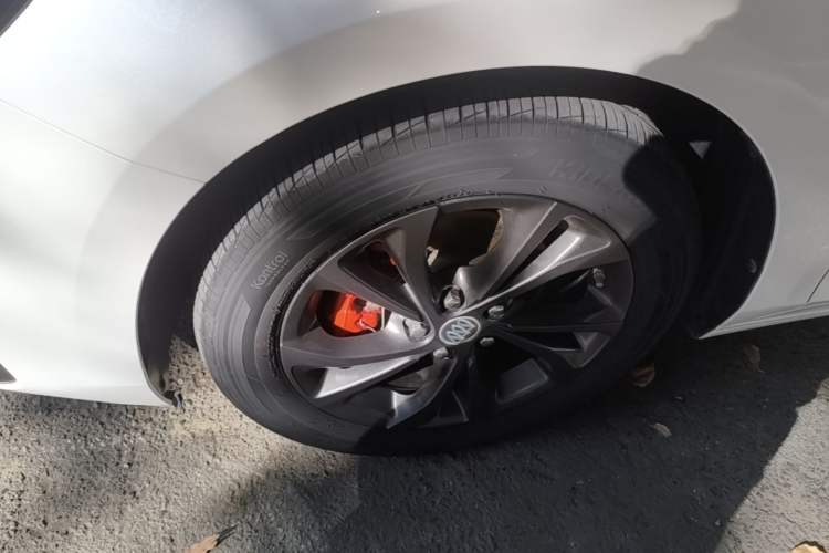 Used Buick Verano 2023 Pro GS Hunter Wind Edition Left Front Wheel Hub