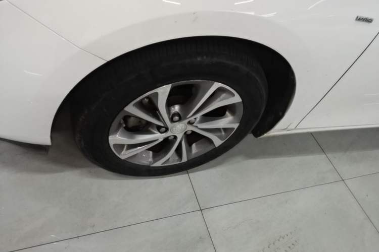 Used Buick Verano 2023 Pro Enjoyment Edition Left Front Wheel Hub