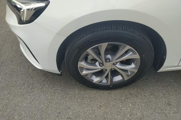 Used Buick Verano 2023 Pro Enjoyment Edition Left Front Wheel Hub