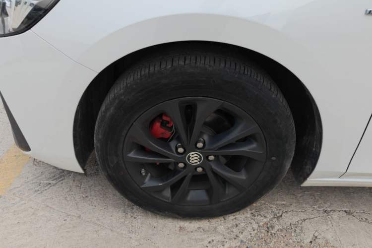 Used Buick Verano 2023 Pro GS Hunter Wind Edition Left Front Wheel Hub