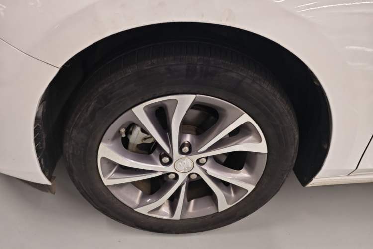 Used Buick Verano 2023 Pro Enjoyment Edition Left Front Wheel Hub