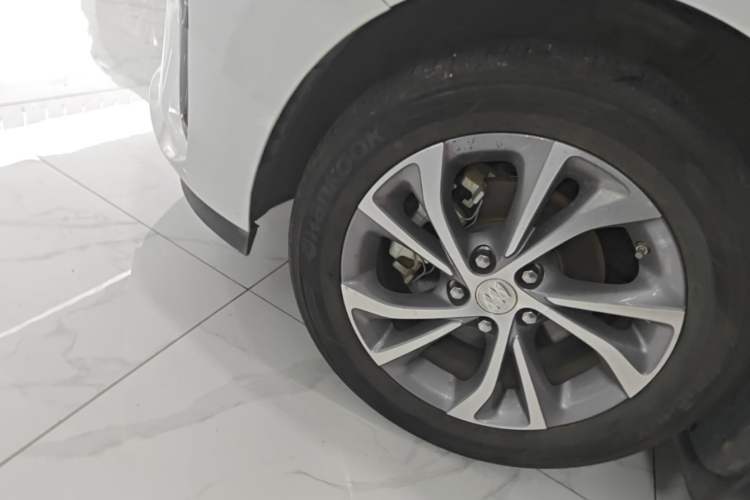 Used Buick Verano 2023 Pro Enjoyment Edition Left Front Wheel Hub