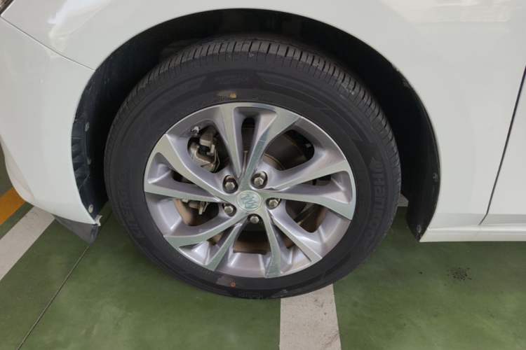 Used Buick Verano 2023 Pro Enjoyment Edition Left Front Wheel Hub